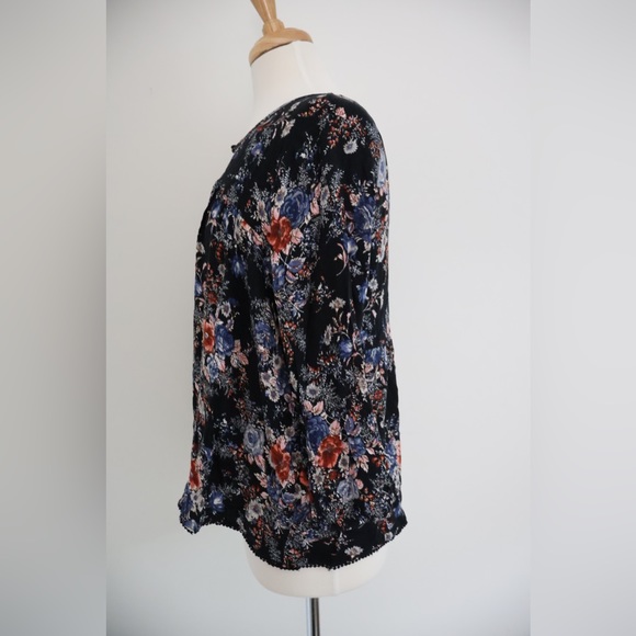 American Eagle Outfitters Long Sleeve Navy Blouse with Floral Pattern Medium (M) - Picture 5 of 7